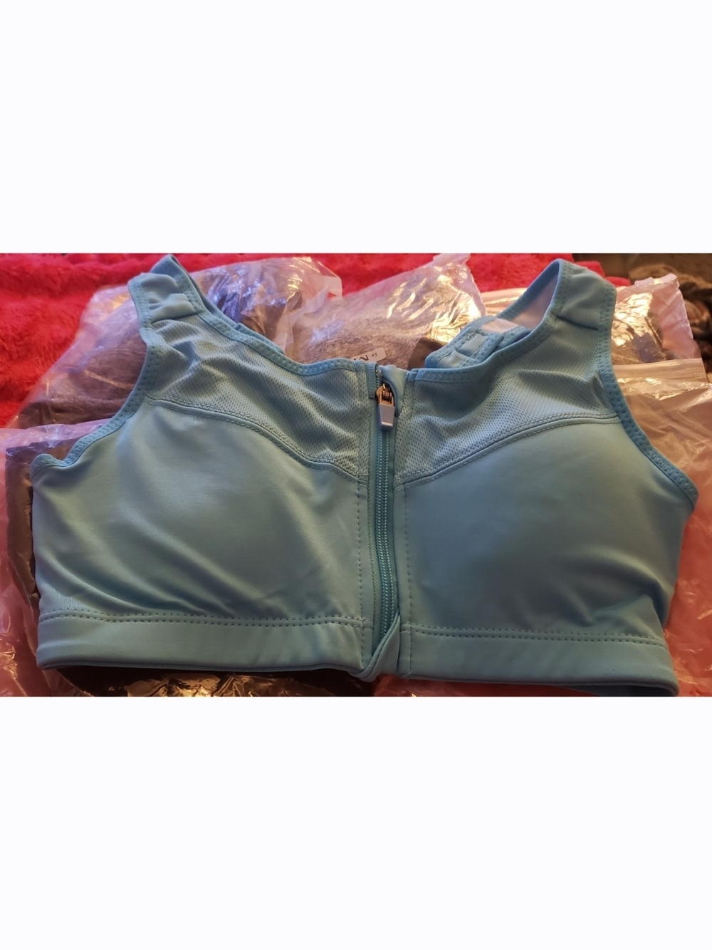 Light Blue Front-Zip Sports Bra - Women. NEW Med